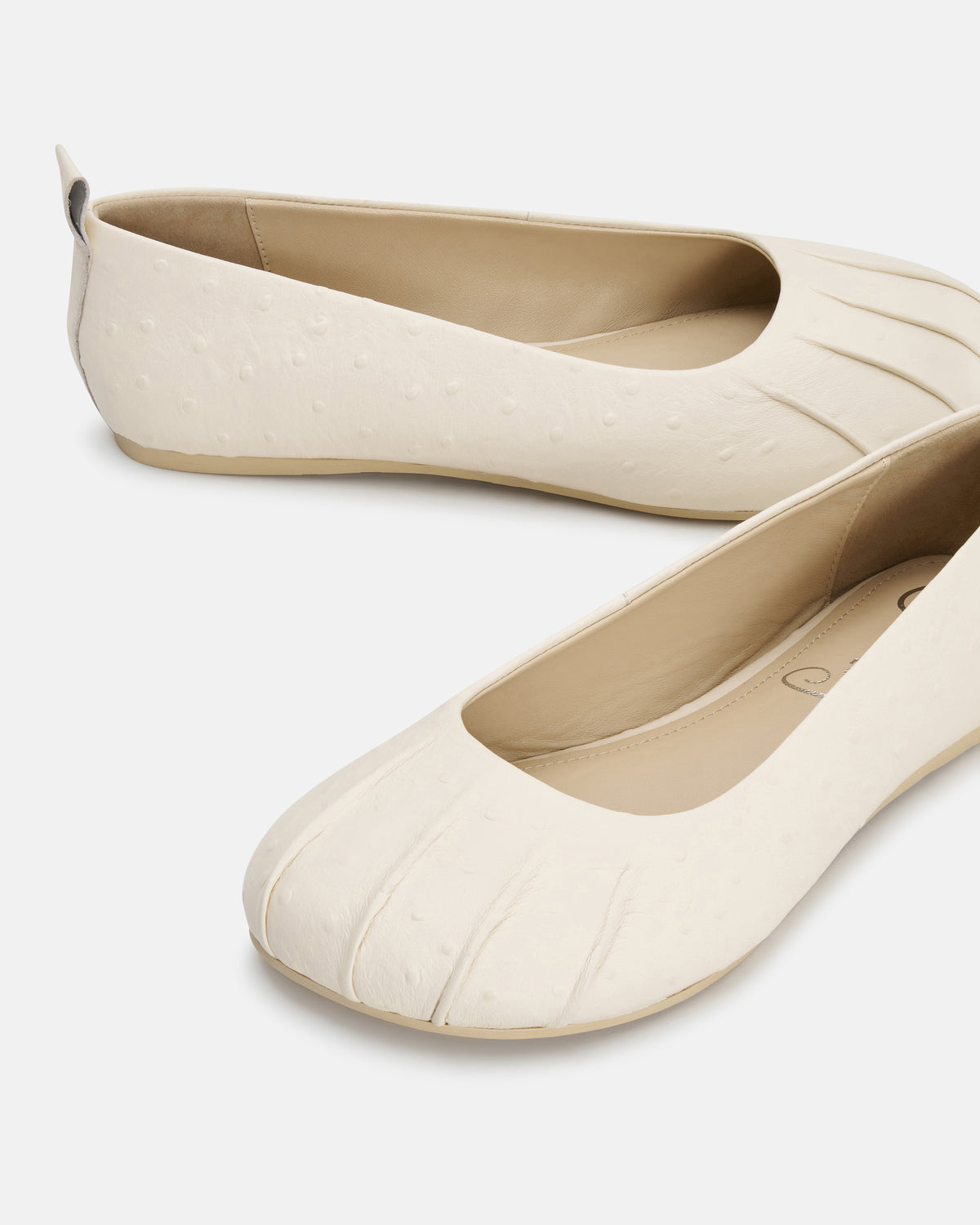 NIXIE BAREFOOT FLAT - BONE OSTRICH
